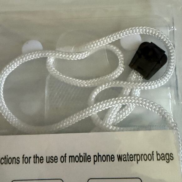 Green Bay Packers Waterproof Phone Pouch - Picture 2 of 3